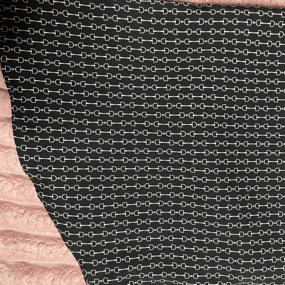 Express Black and White Patterned Blouse - Picture 2 of 4